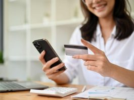 Cum afacerile de comert electronic transforma clicurile in clienti?