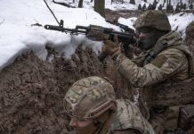 Parlamentul Ucrainei renunta la planurile de demobilizare in incercarea de a spori armata